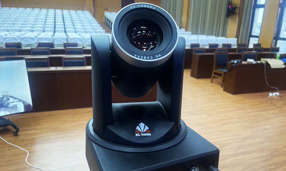 会议跟踪摄像机
